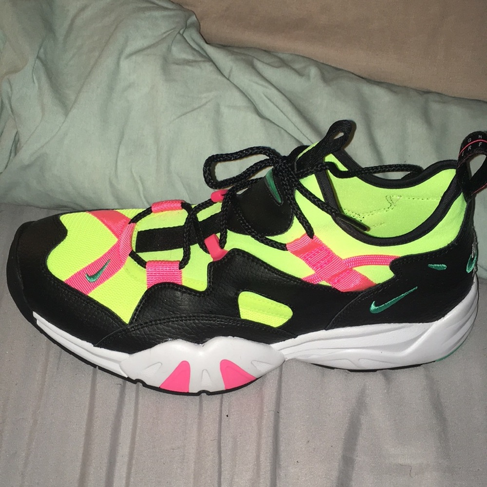 Nike Air “Scream Lwp” Cross Training Shoes Gem